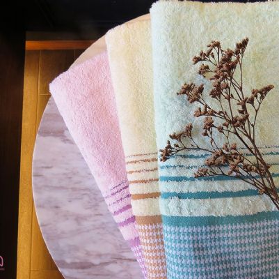 千鳥格紋緞檔素面浴巾
